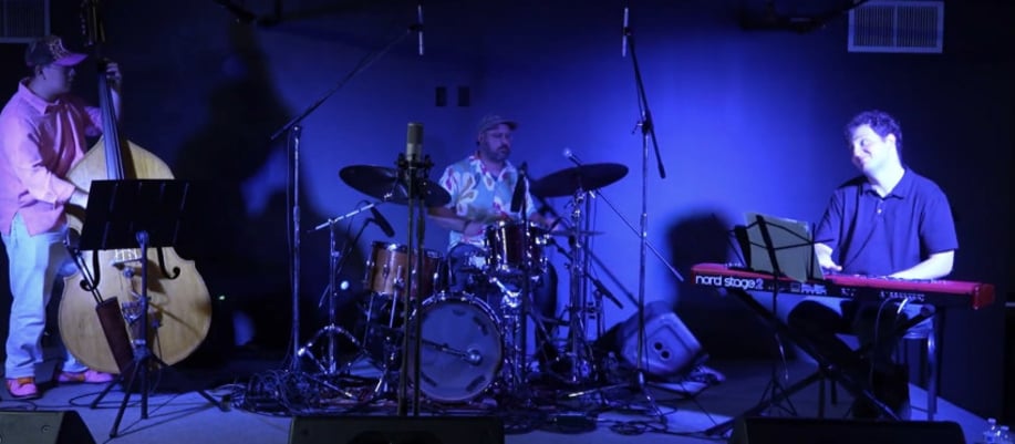 Gallery photo 1 of Dave Pearl and Summon The Sparks Jazz