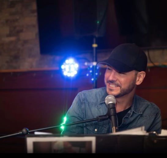 Gallery photo 11 of Dave "The Piano Guy" Diedrich