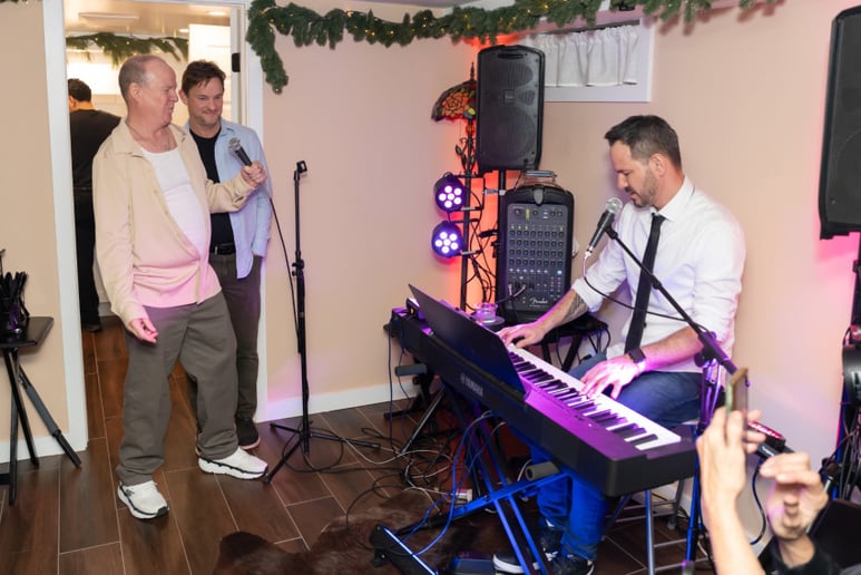 Gallery photo 12 of Dave "The Piano Guy" Diedrich