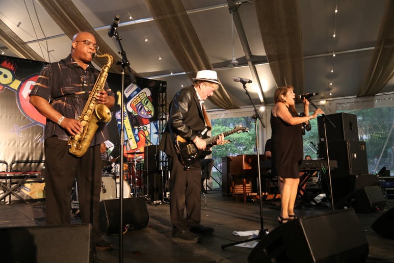 Gallery photo 36 of Dave Weld And The Imperial Flames