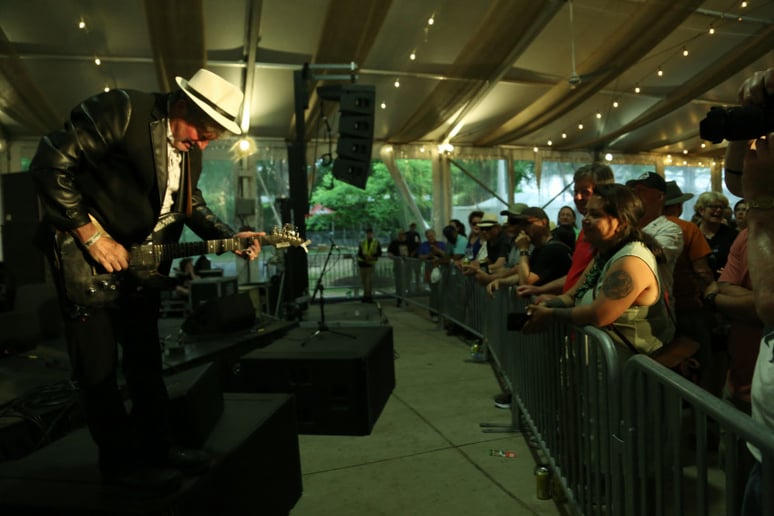 Gallery photo 38 of Dave Weld And The Imperial Flames