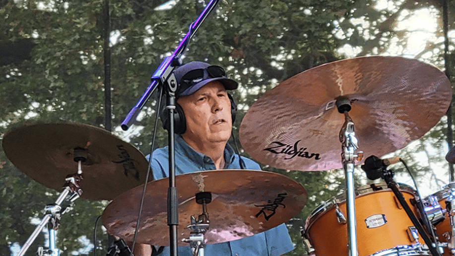 Gallery photo 7 of Dave's Killer Band