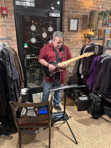 Gallery photo 4 of Dave Benziger - DaveTheGuitarPlayer