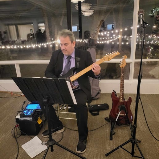 Gallery photo 3 of Dave Benziger - DaveTheGuitarPlayer