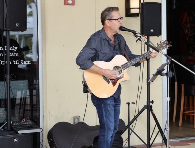 Gallery photo 1 of Dave...Unplugged