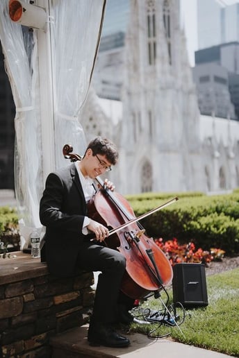 Gallery photo 1 of Davhinc - Electric Cellist