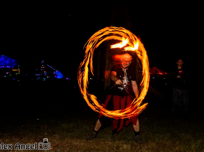 Gallery photo 4 of David Dance Fire Performance