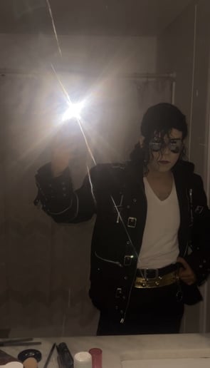Gallery photo 3 of David Diaz- Michael Jackson Impersonator