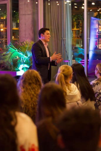 Gallery photo 1 of David Gichner Magic