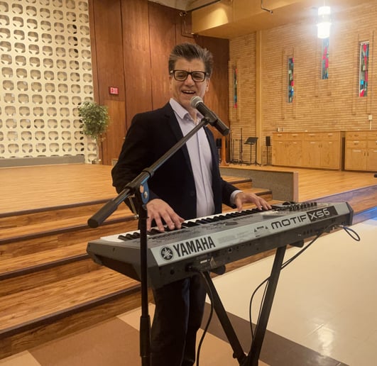 Gallery photo 3 of David Joseph Singing Pianist & Solo Piano