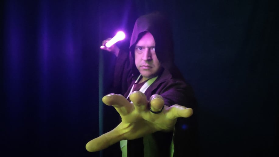 Gallery photo 7 of David Mac - Character Performer
