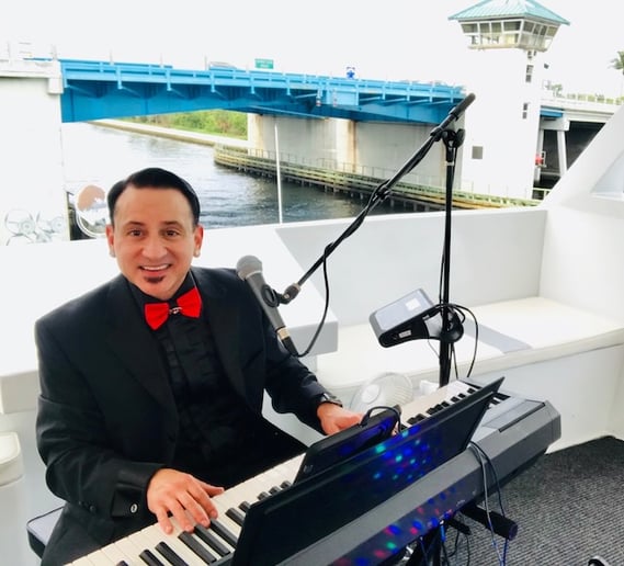 Gallery photo 6 of David Mann, Pianist and Singer