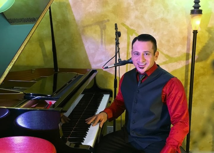 Gallery photo 4 of David Mann, Pianist and Singer