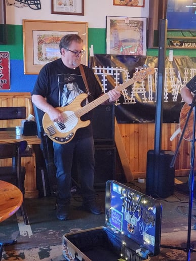 Gallery photo 1 of David Matthew Live