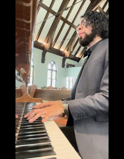 Gallery photo 8 of David Morales Wedding & Event Pianist