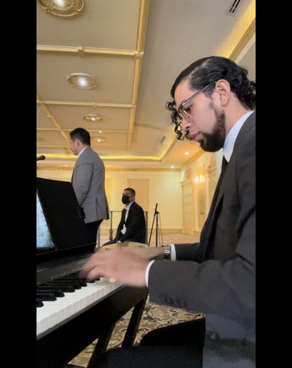 Gallery photo 4 of David Morales Wedding & Event Pianist