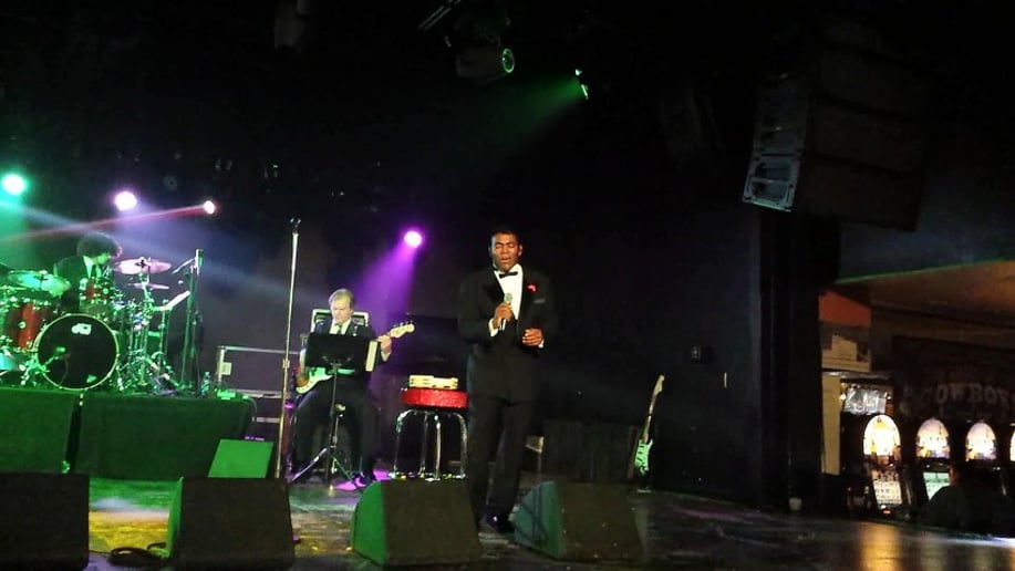 Gallery photo 1 of Mirror of Johnny Mathis