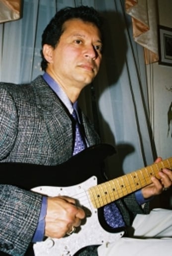 Gallery photo 4 of David Bluze