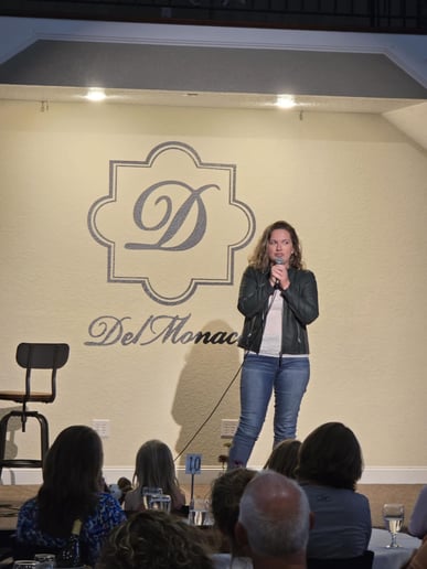 Gallery photo 5 of Davina Marie speaks, jokes, writes