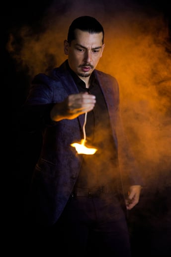 Gallery photo 4 of Davit Ro • Miami Magician