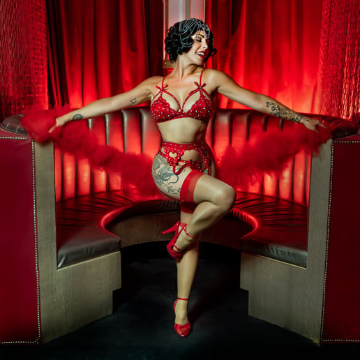 Gallery photo 2 of Miss Foxy D’Ville Burlesque