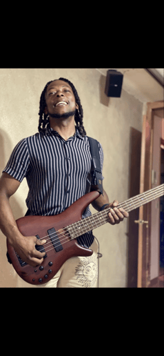 Gallery photo 6 of Dbass