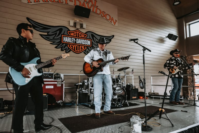 Gallery photo 4 of DC & The Whiskey Revival