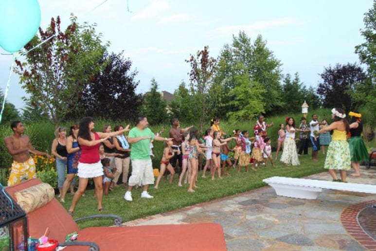 Gallery photo 5 of Hawaiian Luau Entertainment