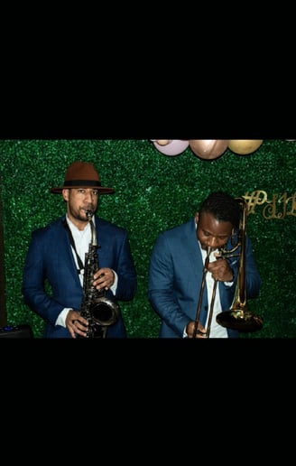 Gallery photo 4 of De Singing Trombonist