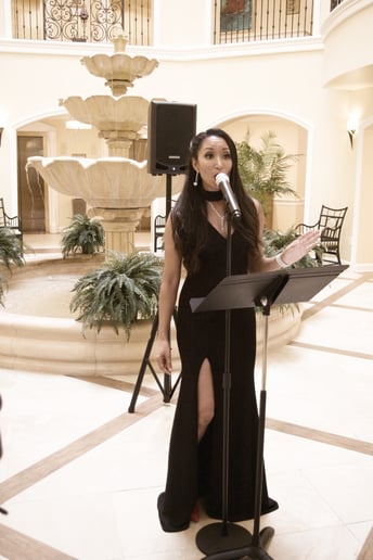 Gallery photo 2 of Deanna L. Giron The Vintage Songstress