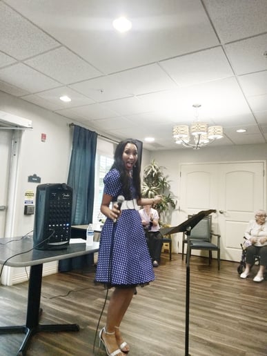 Gallery photo 5 of Deanna L. Giron The Vintage Songstress