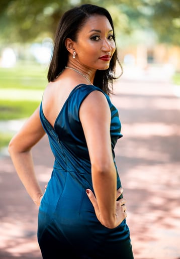 Gallery photo 4 of Deanna L. Giron The Vintage Songstress