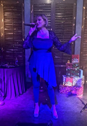 Gallery photo 7 of Debi Guthery Entertainment