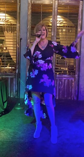 Gallery photo 8 of Debi Guthery Entertainment