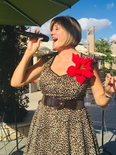 Gallery photo 4 of Debi Guthery Entertainment