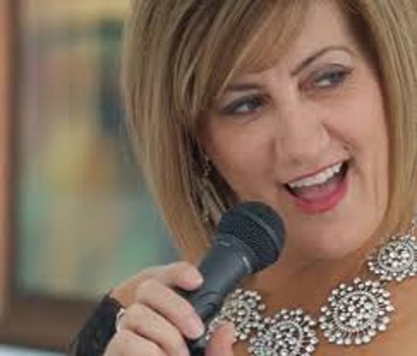Gallery photo 5 of Debi Guthery Entertainment
