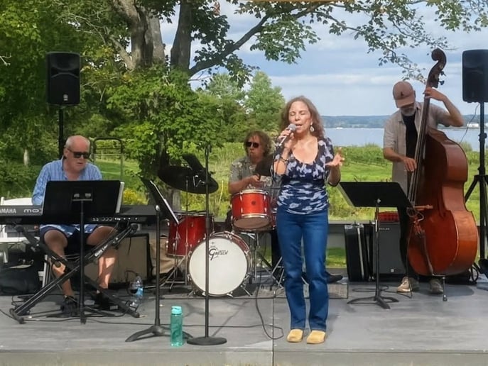 Gallery photo 4 of Deborah Paiva Jazz Ensemble