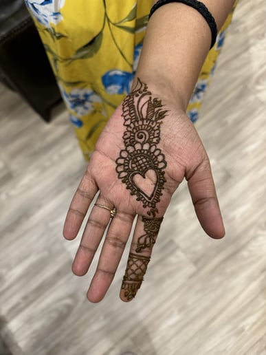 Gallery photo 5 of Decor Twist & Henna
