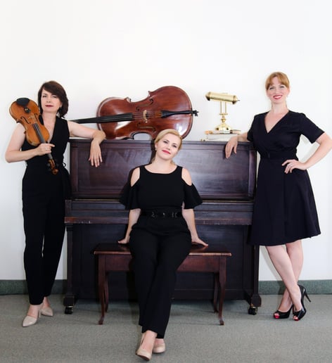 Gallery photo 4 of Decus Music