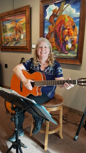 Gallery photo 8 of Dee Fleming, vocalist, guitarist, pianist