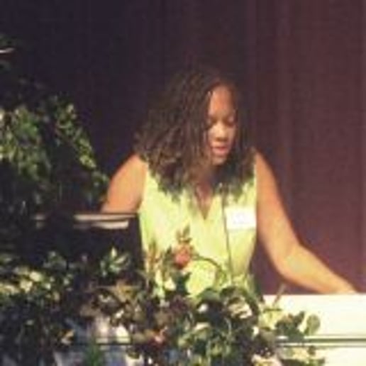 Gallery photo 1 of Dee Stephens