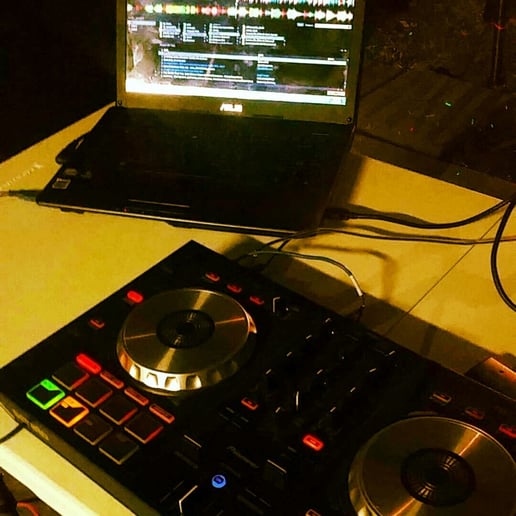 Gallery photo 1 of Deejay Zonic