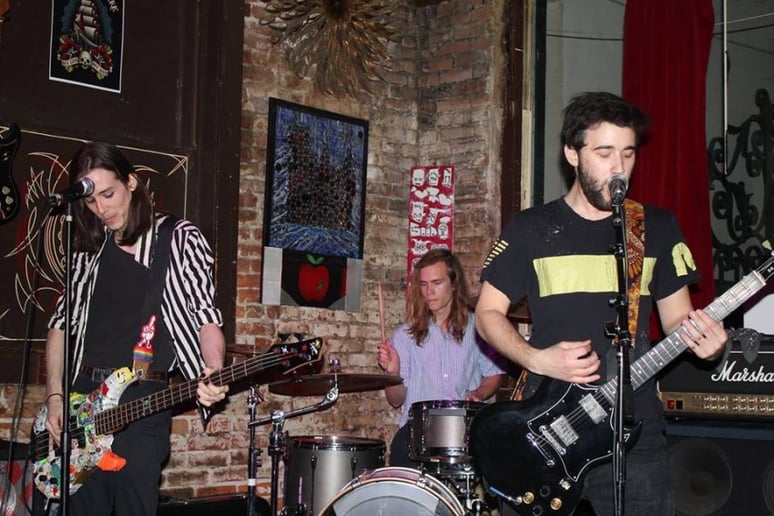 Gallery photo 1 of Deep Fryd Dynamite