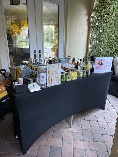 Gallery photo 4 of Dee’s Bartending Services