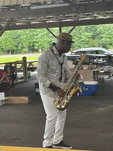 Gallery photo 4 of Deesaxplayer