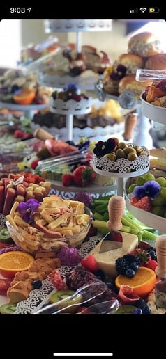Gallery photo 3 of deLITEful kitchen catering
