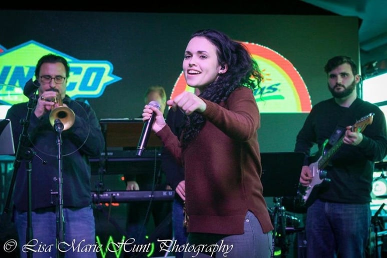Gallery photo 4 of Del's Groove