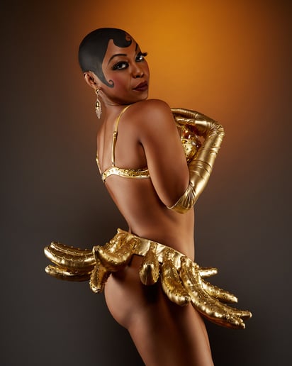 Gallery photo 10 of Mia