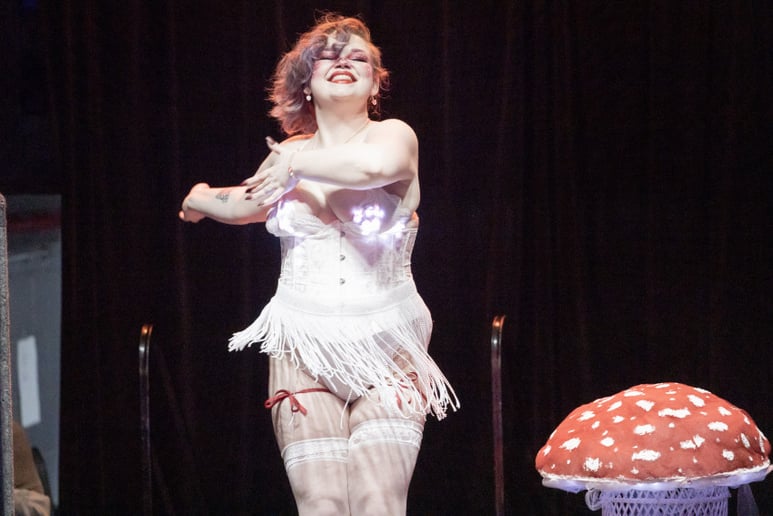 Gallery photo 4 of Demi Blazed Burlesque