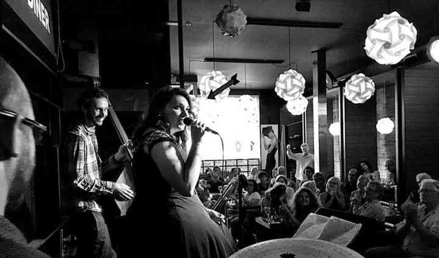 Gallery photo 7 of Denielle and the Honeytones